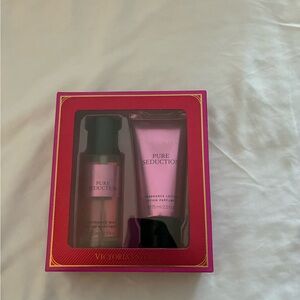 Victoria's Secret Pure Seduction Set in Pink